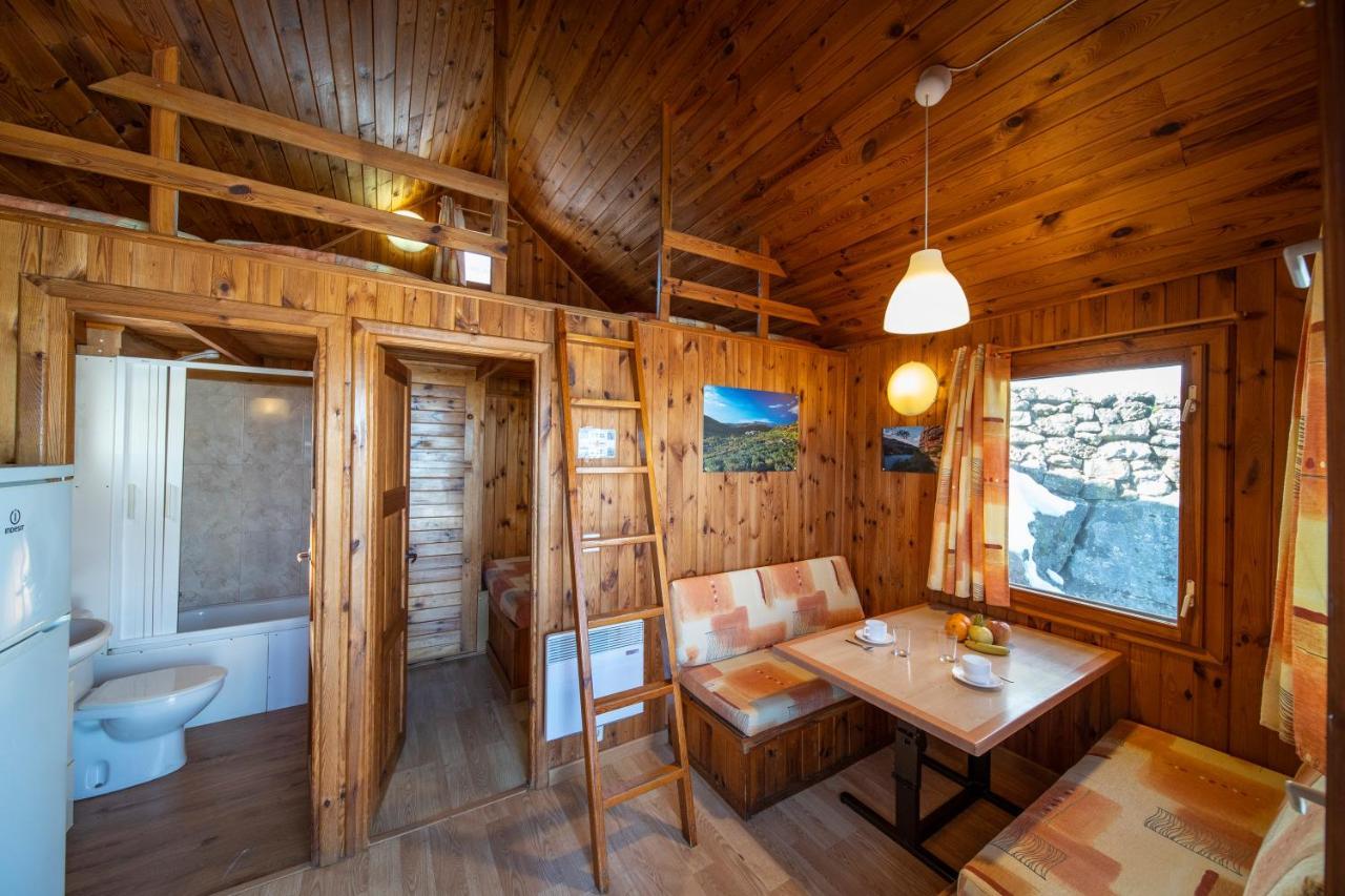 Camping Bungalow Serra De Prades Resort Vilanova de Prades ภายนอก รูปภาพ