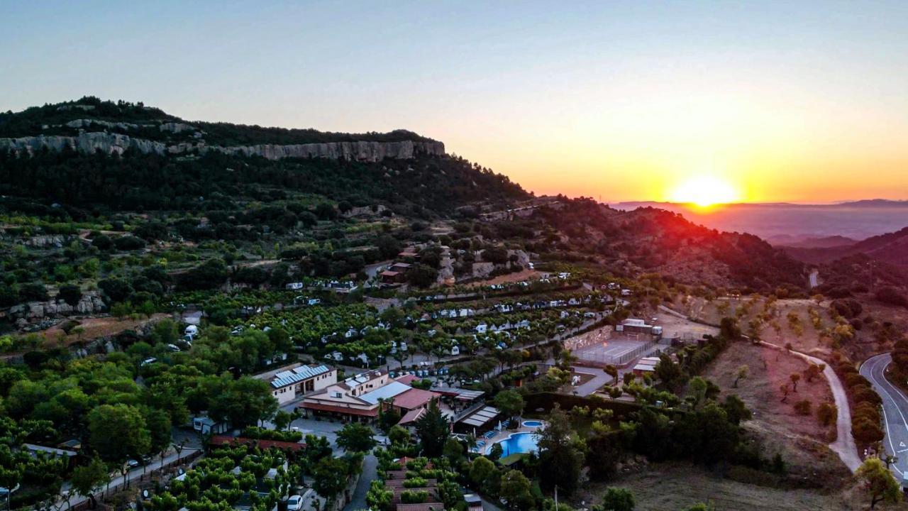 Camping Bungalow Serra De Prades Resort Vilanova de Prades ภายนอก รูปภาพ