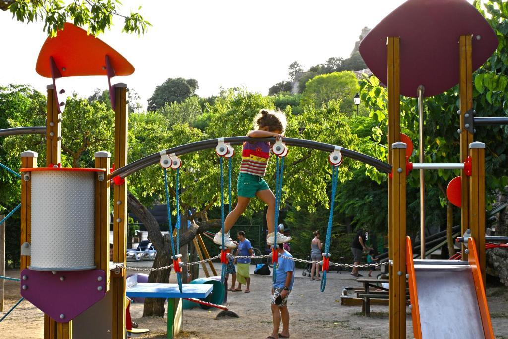 Camping Bungalow Serra De Prades Resort Vilanova de Prades ภายนอก รูปภาพ