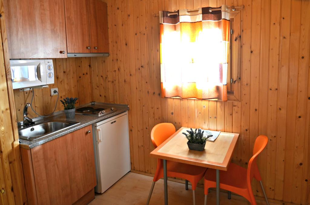 Camping Bungalow Serra De Prades Resort Vilanova de Prades ภายนอก รูปภาพ