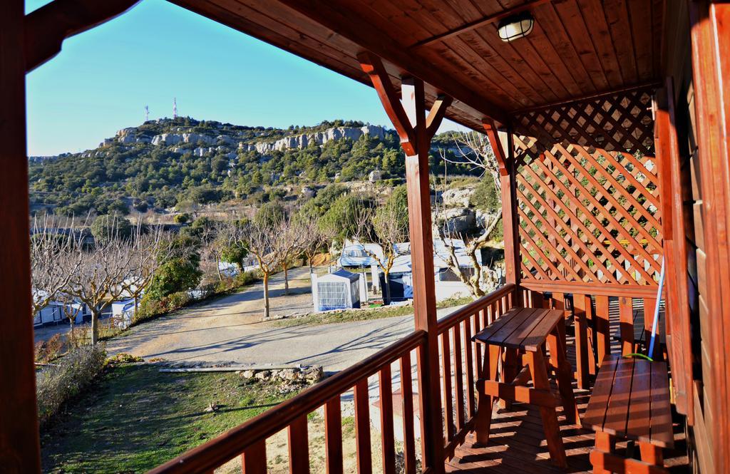 Camping Bungalow Serra De Prades Resort Vilanova de Prades ภายนอก รูปภาพ